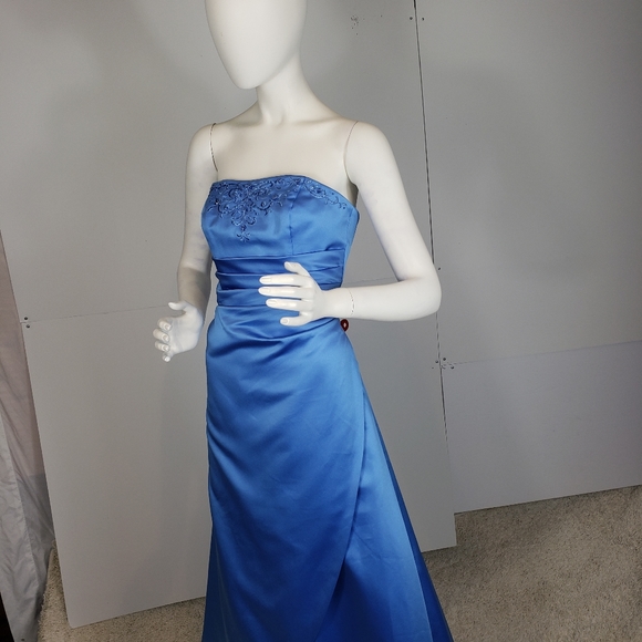 David's Bridal Strapless blue gown dress - Picture 6 of 14